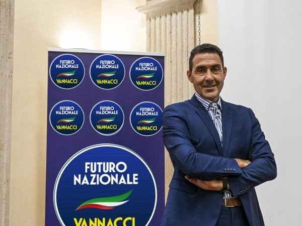 Scissione nel centrodestra, Vannacci esce dalla Lega e avvia un nuovo progetto