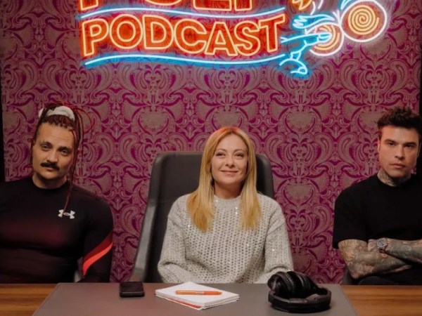 Meloni a Pulp: l’arte di dire abbastanza da non dire troppo